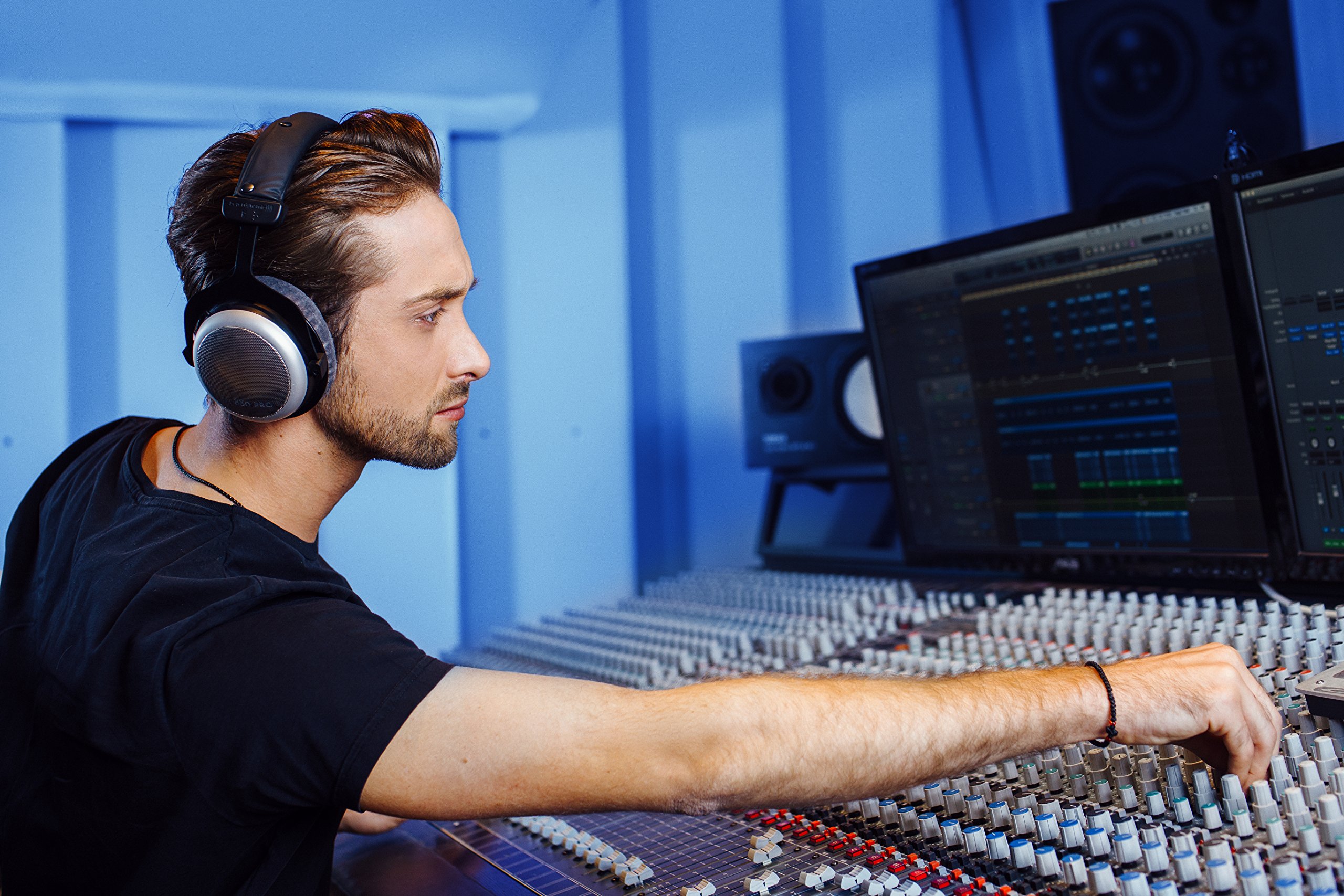 Amazon.com: beyerdynamic DT 880 Pro Over-Ear Studio Headphone